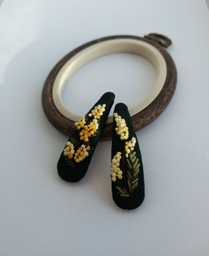 Hand Embroidery Hair Clips (Set of 2)