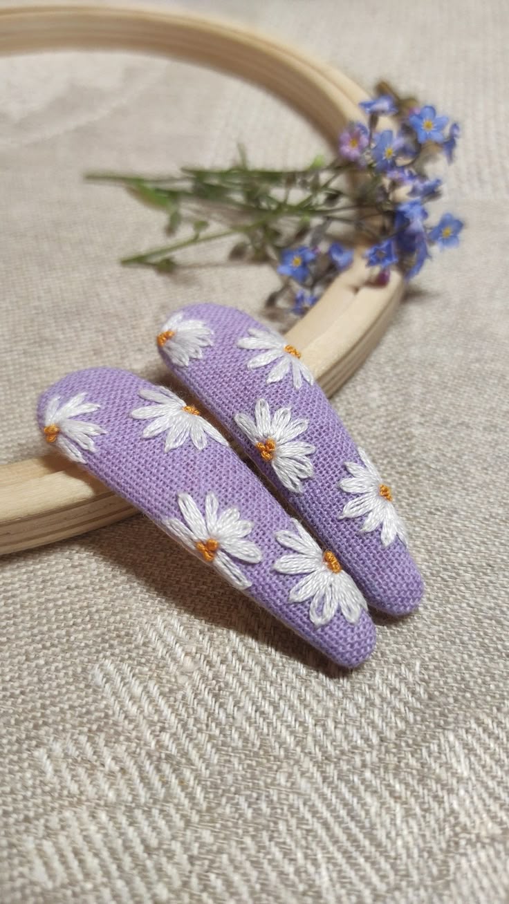 Hand Embroidery Hair Clips (Set of 2)