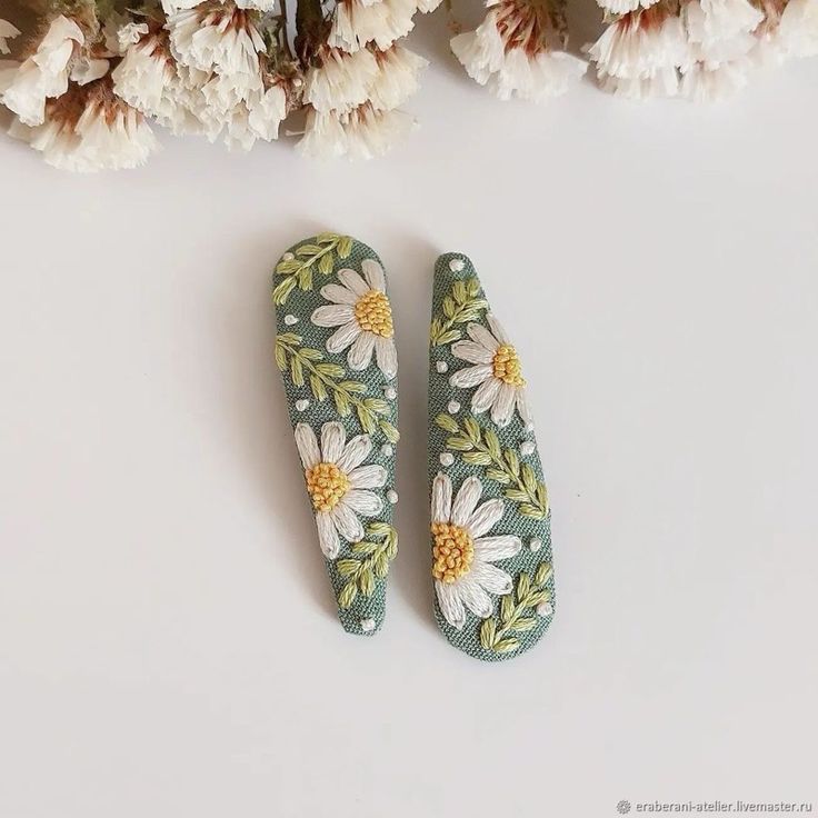 Hand Embroidery Hair Clips (Set of 2)