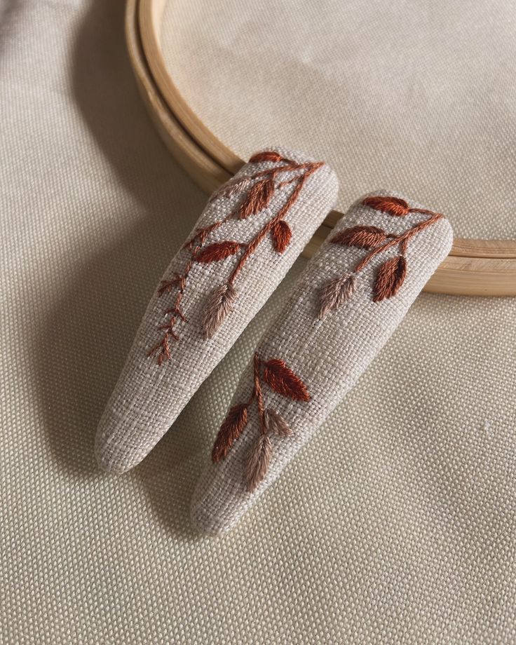 Hand Embroidery Hair Clips (Set of 2)